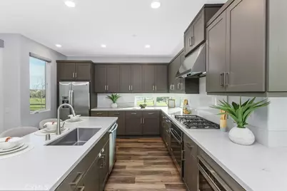 430 Transport, Tustin, CA 92782 - Photo 6