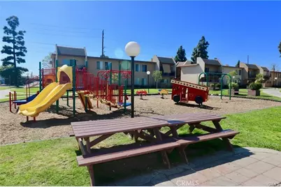 801 S Lyon Street #H-3, Santa Ana, CA 92705 - Photo 14