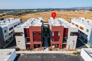 167 Waypoint, Tustin, CA 92782 - Photo 28