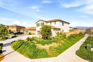 9731 Lasorda Ct, Riverside, CA 92503 - Photo 4