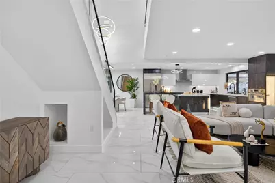 4664 Hazelnut Avenue, Seal Beach, CA 90740 - Photo 10