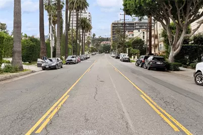 906 N Doheny #303, West Hollywood, CA 90069 - Photo 24