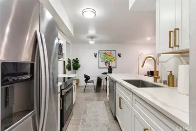 906 N Doheny #303, West Hollywood, CA 90069 - Photo 2