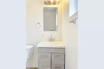 10529 Grape, Los Angeles, CA 90002 - Photo 16