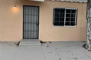 10529 Grape, Los Angeles, CA 90002 - Photo 2