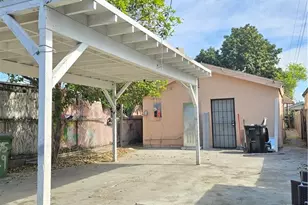 10529 Grape, Los Angeles, CA 90002 - Photo 6