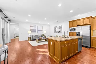 70 City Stroll, Irvine, CA 92620 - Photo 2