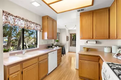 2595 Plaza Del Amo #424, Torrance, CA 90503 - Photo 12