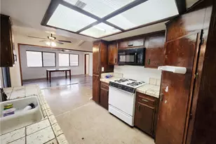 12850 Bermuda Dunes Dr, Victorville, CA 92395 - Photo 12