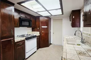 12850 Bermuda Dunes Dr, Victorville, CA 92395 - Photo 10