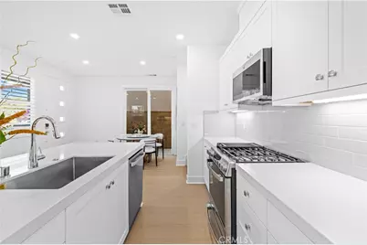 410 Lobata, Irvine, CA 92618 - Photo 14