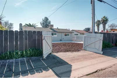 4161 E Holland, Fresno, CA 93726 - Photo 26
