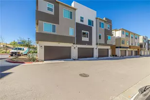 27555 Sanctuary Ct, Stevenson Ranch, CA 91381 - Photo 4