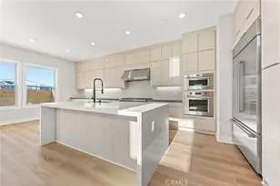 209 Stage, Irvine, CA 92618 - Photo 2