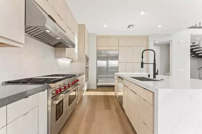 209 Stage, Irvine, CA 92618 - Photo 4