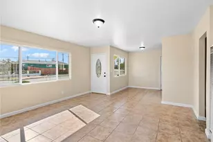 16264 Del Norte Dr, Victorville, CA 92395 - Photo 4