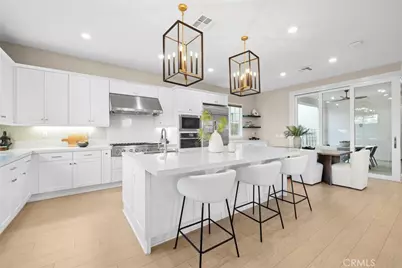 126 Scale, Irvine, CA 92618 - Photo 8