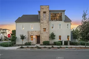 126 Scale, Irvine, CA 92618 - Photo 2