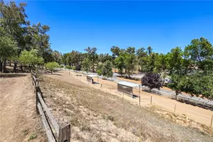 10525 Verdugo Rd, Murrieta, CA 92562 - Photo 8