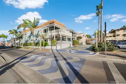700 E Oceanfront, Newport Beach, CA 92661 - Photo 10