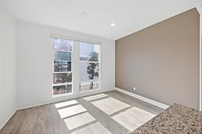 645 W 17th Street, Costa Mesa, CA 92627 - Photo 16