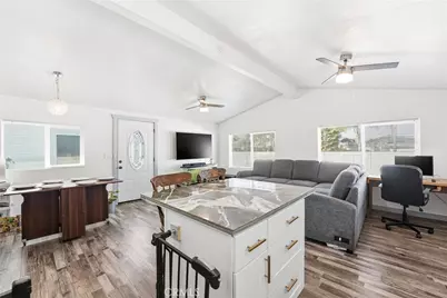 327 W Wilson #107, Costa Mesa, CA 92627 - Photo 2