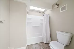 22054 Crespi St, Woodland Hills, CA 91364 - Photo 18