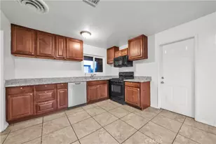 14357 Herron St, Sylmar, CA 91342 - Photo 10