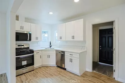 122 N Bewley Street, Santa Ana, CA 92703 - Photo 16