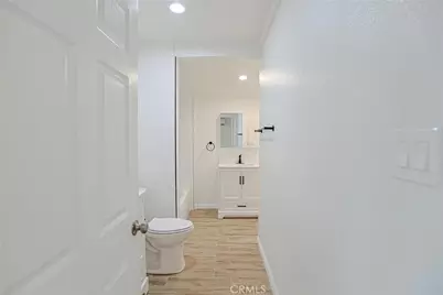 122 N Bewley Street, Santa Ana, CA 92703 - Photo 24