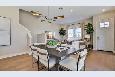 27419 Shining Willow Lane, Valencia, CA 91381 - Photo 4