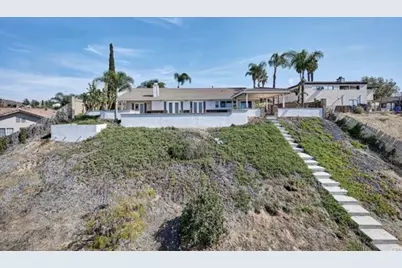 5431 Skyloft Dr., Jurupa Valley, CA 92509 - Photo 32