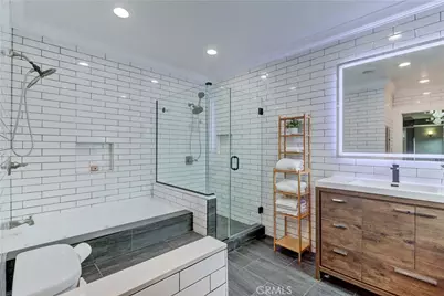 223 N. St. Andrews, Los Angeles, CA 90004 - Photo 30