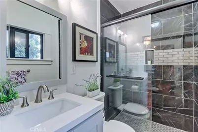 223 N. St. Andrews, Los Angeles, CA 90004 - Photo 32