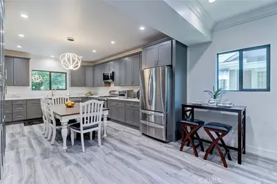 223 N. St. Andrews, Los Angeles, CA 90004 - Photo 18