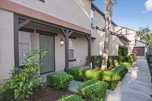 9 Three Vines Ct, Ladera Ranch, CA 92694 - Photo 8