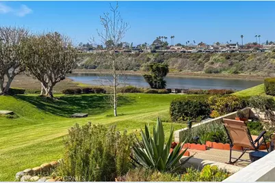 2111 Vista Entrada, Newport Beach, CA 92660 - Photo 2