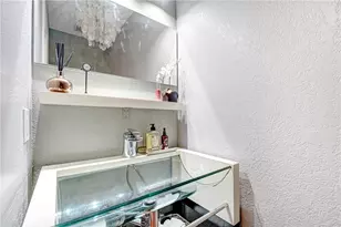326 E Valencia, Burbank, CA 91502 - Photo 12