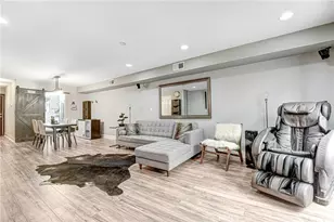 326 E Valencia, Burbank, CA 91502 - Photo 6