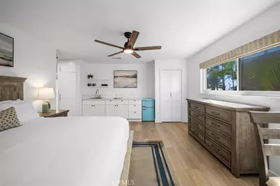 700 E Oceanfront, Newport Beach, CA 92661 - Photo 22
