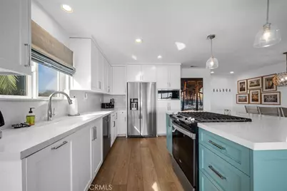 700 E Oceanfront, Newport Beach, CA 92661 - Photo 36