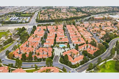 8 Cuzzano Aisle, Irvine, CA 92606 - Photo 22