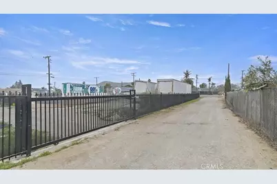 10050 Mission, Jurupa Valley, CA 92509 - Photo 4