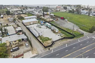 10050 Mission, Jurupa Valley, CA 92509 - Photo 12