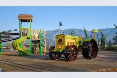 2046 Pyrenes Place, Santa Paula, CA 93060 - Photo 4