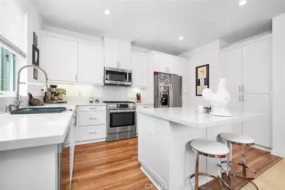 2210 Synergy, Irvine, CA 92614 - Photo 12