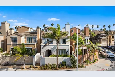 304 Goldenwest Street, Huntington Beach, CA 92648 - Photo 2