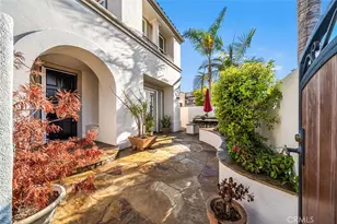304 Goldenwest St, Huntington Beach, CA 92648 - Photo 4