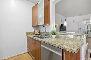 620 S Gramercy Pl, Los Angeles, CA 90005 - Photo 16