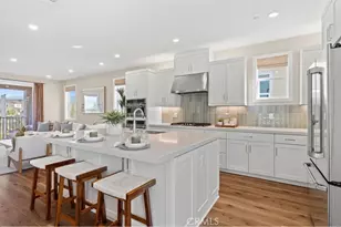 916 Chinon, Irvine, CA 92618 - Photo 2